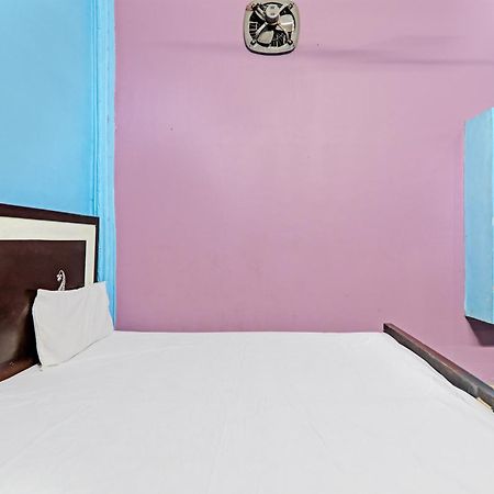 Hotel O Home Om Marriage Hall Ayodhya Buitenkant foto