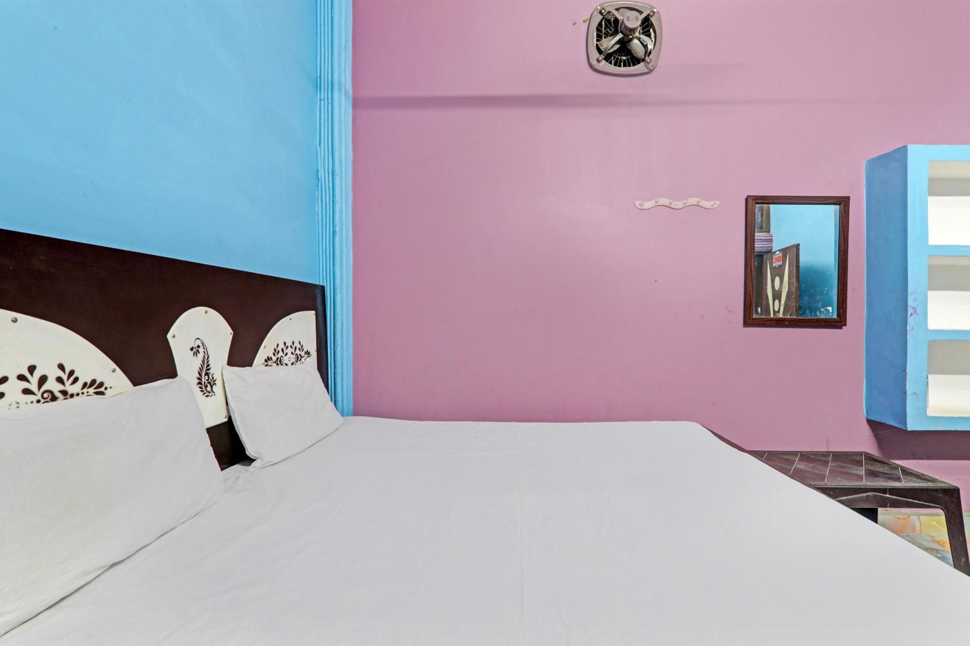 Hotel O Home Om Marriage Hall Ayodhya Buitenkant foto