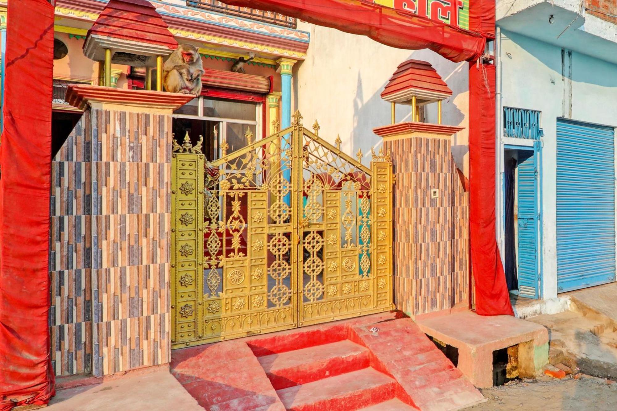 Hotel O Home Om Marriage Hall Ayodhya Buitenkant foto