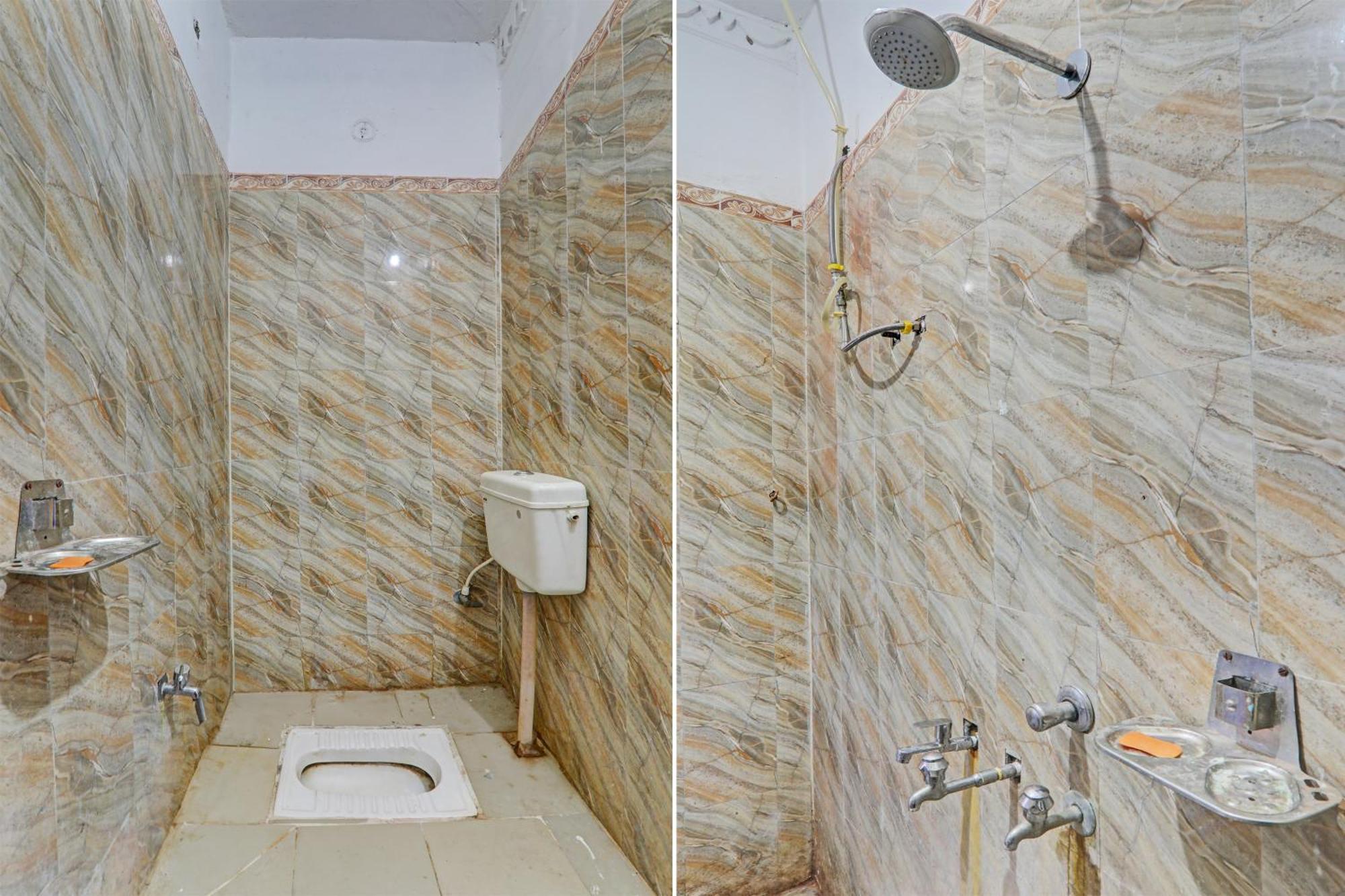 Hotel O Home Om Marriage Hall Ayodhya Buitenkant foto