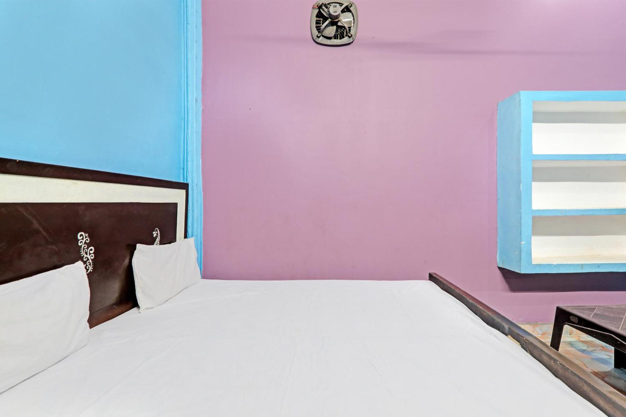 Hotel O Home Om Marriage Hall Ayodhya Buitenkant foto
